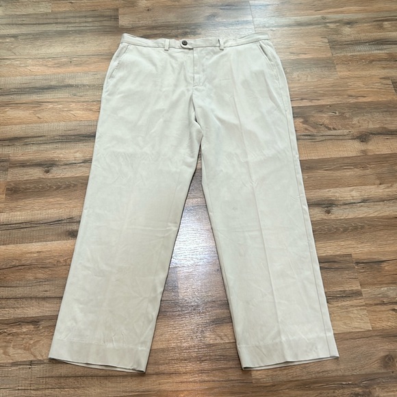 Tommy Bahama Other - TOMMY BAHAMA MENS RELAXED GOLF PANTS CREAM LIGHTWEIGHT SIZE 36X30
